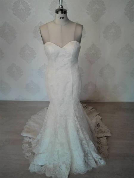 J'adore Oh my.... this dress is Lace perfection Wedding Gowns