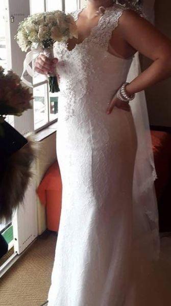 Beautiful Lace wedding dress