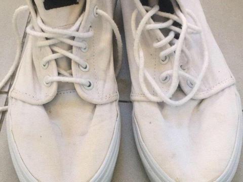 NIKE AND VANS SNEAKERS x2
