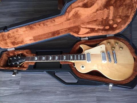 Gibson Les Paul Deluxe Guitar