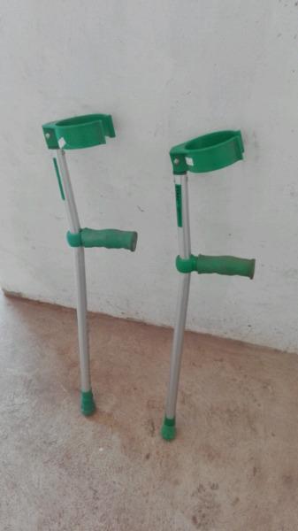 Adjustable crutches