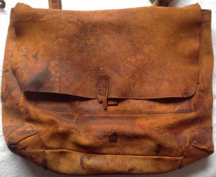 Beautiful olde leather bag - warm leather colour and FULL OF CHARACTER