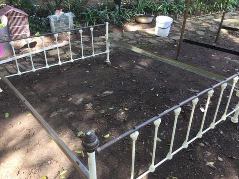 Queen wrought iron bed @heyjudes ideal as takes the base and the mattress