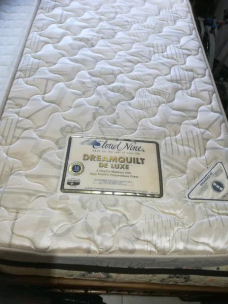 Cloud Nine DREAMQUILT DE LUXE mattress