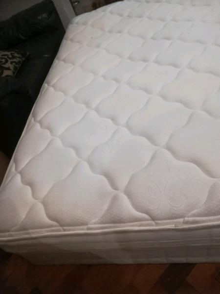 SERTA Perfect Sleeper King size Bed!!!