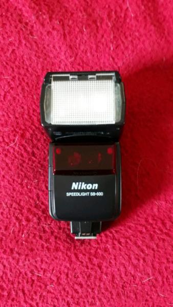 Nikon speed light SB600 flash