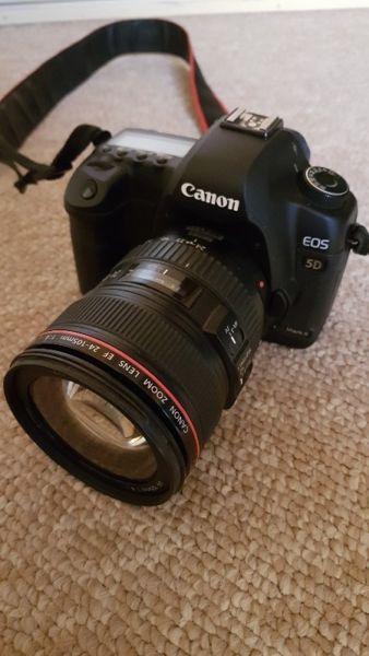 Canon 5D mark II with 24-105 lens kit
