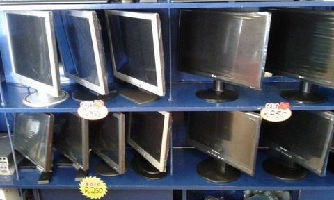 VARIETY OF LCD SCREENS ON SALE