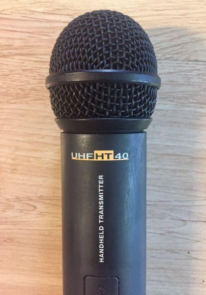 AKG UHF HT40 Wireless Vocal Handheld Microphone HT-40 Cordless Mic Dynamic Mike Microphones