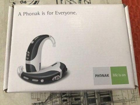 Phonak Hearing Aids (Left and Right)