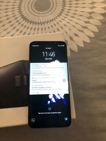 Samsung s8+ gold and extras