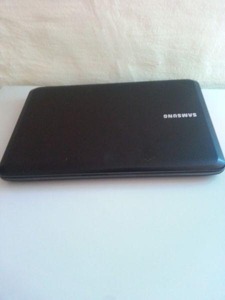 Samsung R530 laptop for sale neat