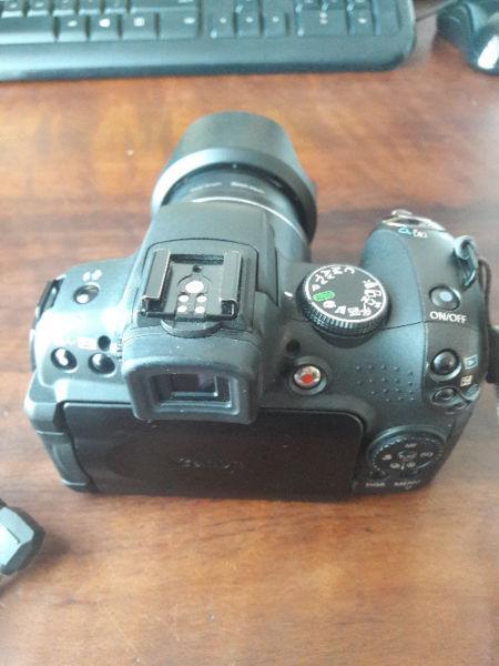 Camera Canon powershot SX1 IS