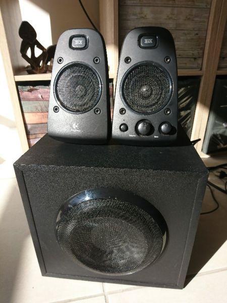 Logitech Z623 200 Watt Home Speaker System, 2.1 Speaker System