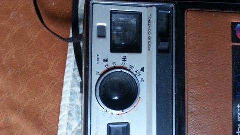 vintage kodak colorburst 100 instant camera with leather R250