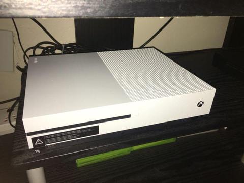 Xbox One S 1Tb (Basically New)