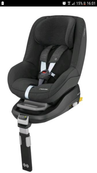 Maxi Cosi Pearl and Isofix Base