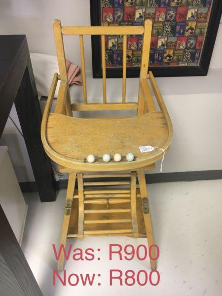 Vintage feeding chair/ highly chair