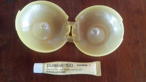 Medela Contact Nipple shield (1 pair) 20mm Small with Medela nipple cream