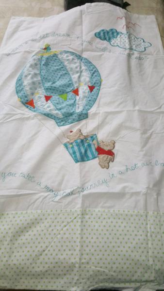 Baby duvet cover with sheets