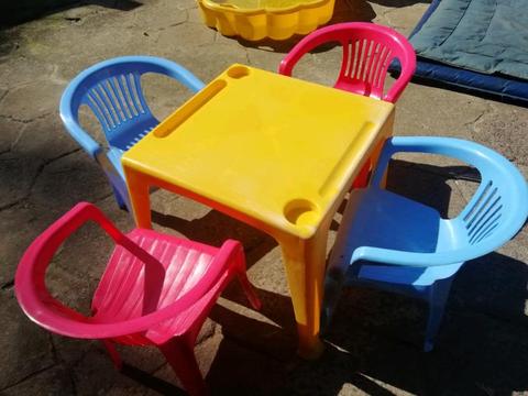 Kids table and 4 chairs