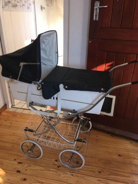 Vintage pram / stroller in great condition