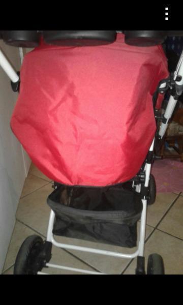 Pram for sale R450