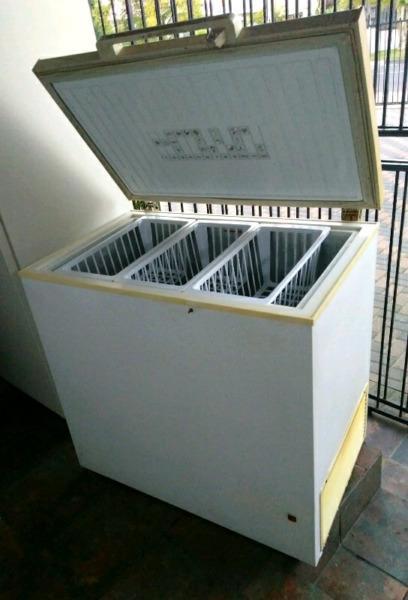 Large Kelvinator chest freezer