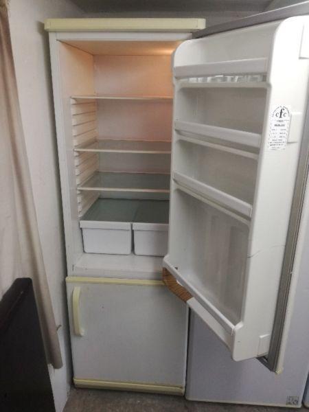 Defy fridge freezer R 1600