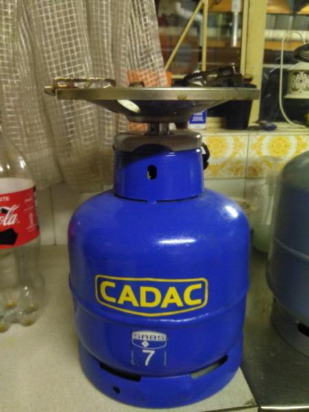 Gas tank, cadac with cooker top