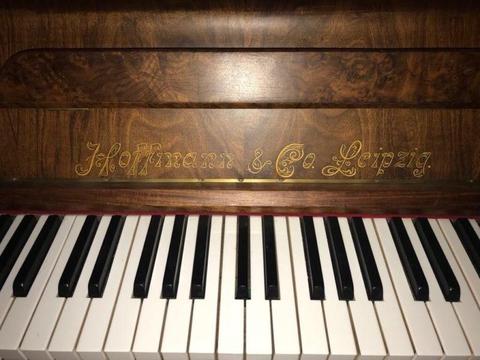 Hoffmann & Co. Leipzig stand-up piano