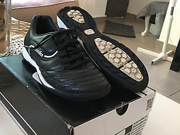 Boys Astro boots size 2