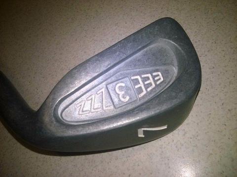 Ladies new EEE3ZZZ golf clubs: #3 to SW Phoenix Union R Flex steel shafts. Pink grips