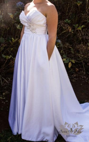 Wedding dress for sale - Pippa R3000.00 neg