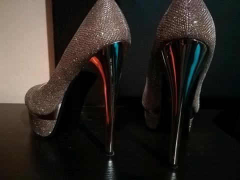 Gold platform heels (size 4)