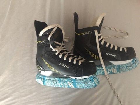 CCM 1052 Ice Skates