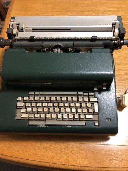 Olivetti electric typewriter