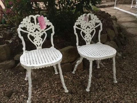 Antique wrought iron chairs, super pretty, pair on deal @heyjudes