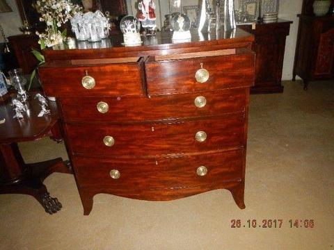 Georgian Mahogany Bow fronted Chest of drawers (Fully Restored)L x 106cm W x 52cm H x 107cm