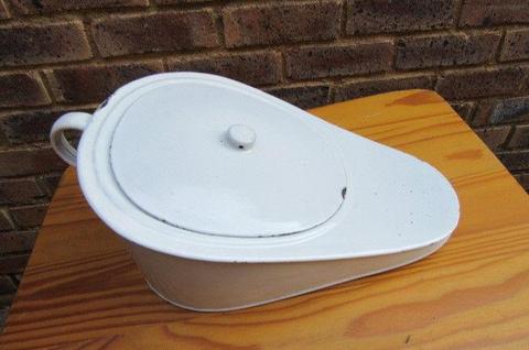 VINTAGE ENAMEL BED PAN - AS PER SCAN