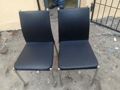 2 office chairs both R300