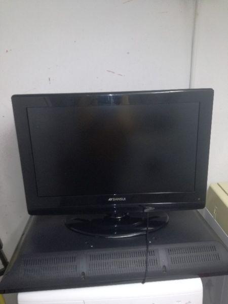 28 inches Lcd tv R1500