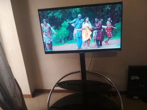 Hisence 50inch smart TV with glass stand