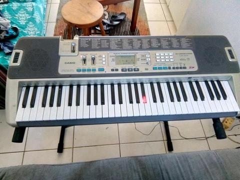 Casio LK215 keyboard 61 keys and stand for sale