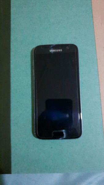 Samsung s7 in mint condition R3500