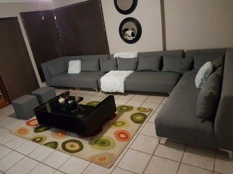 L-lounge suite
