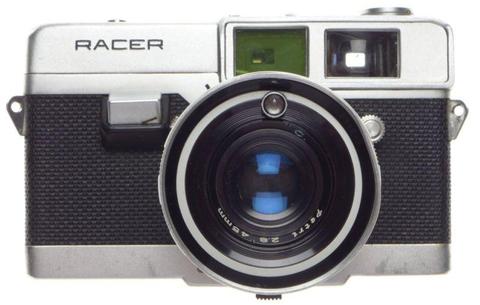 PETRI Racer Point and shoot vintage 35mm film camera with case 2.8/45mm lens