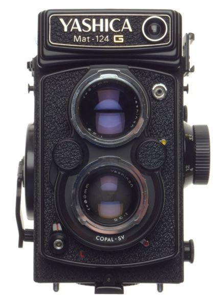 Yashica MAT-124 G copal SV shutter Yashinon 3.5 f=80mm lens cased MINT TLR film camera