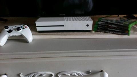 Xbox one with 5 games and a controller, to swap for Ps4