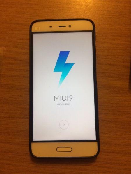 Xiaomi Mi5 32GB white great condition less than 2 years old!